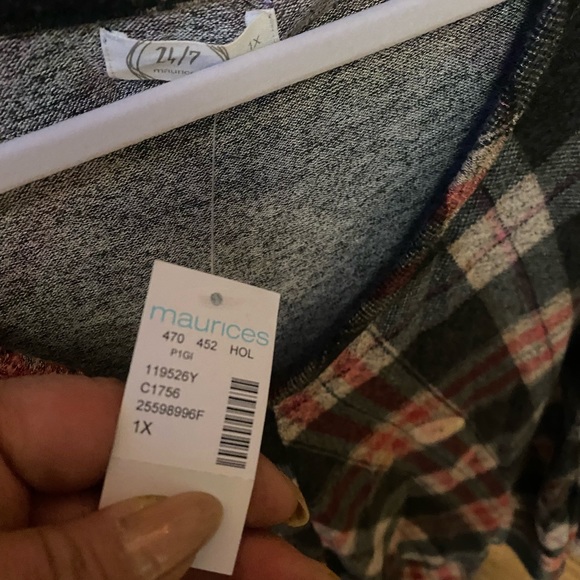 Top - Picture 2 of 8